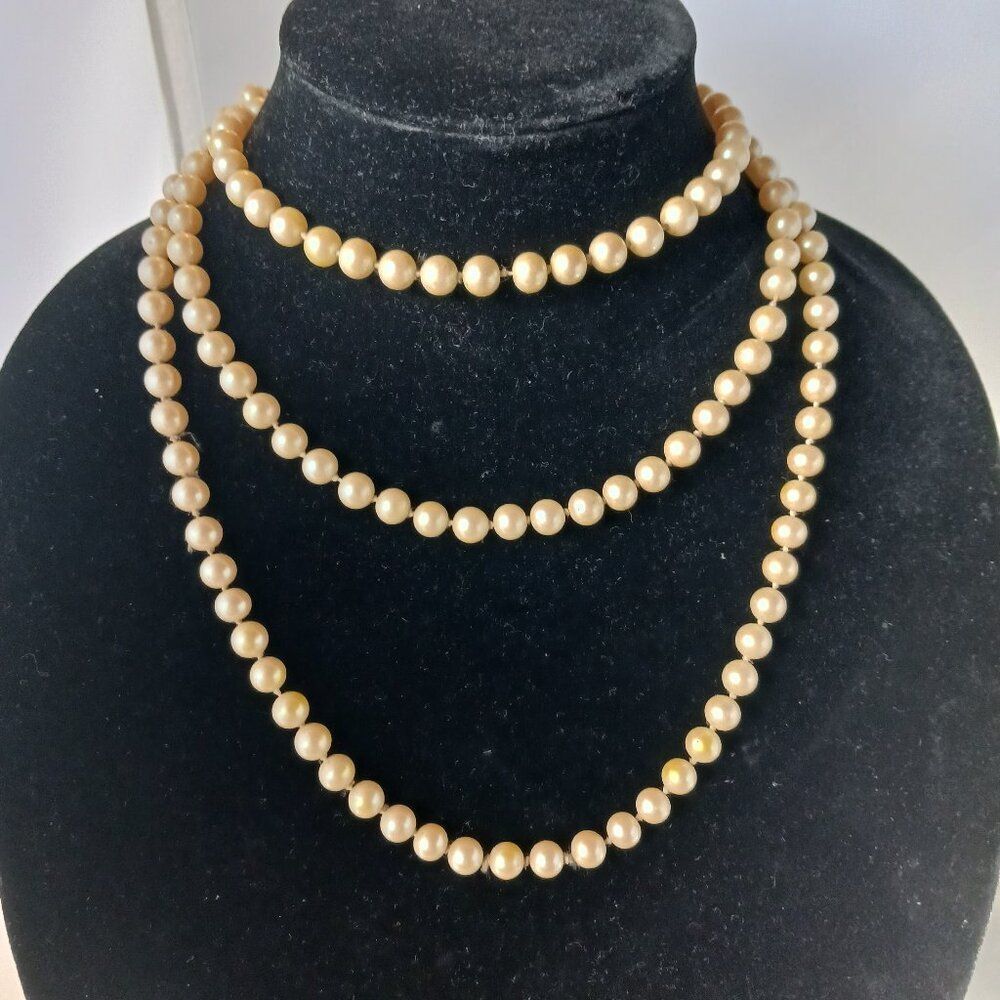 Vintage Women Mid Century Modern Faux Pearls Tan Necklace